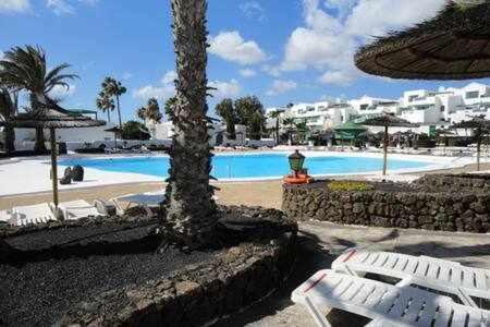 Bonito apartamento reformado, al lado del mar Costa Teguise Exterior foto