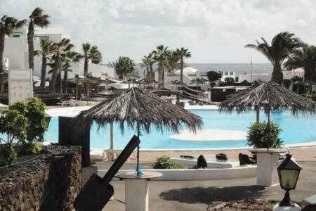 Bonito apartamento reformado, al lado del mar Costa Teguise Exterior foto