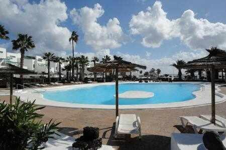 Bonito apartamento reformado, al lado del mar Costa Teguise Exterior foto