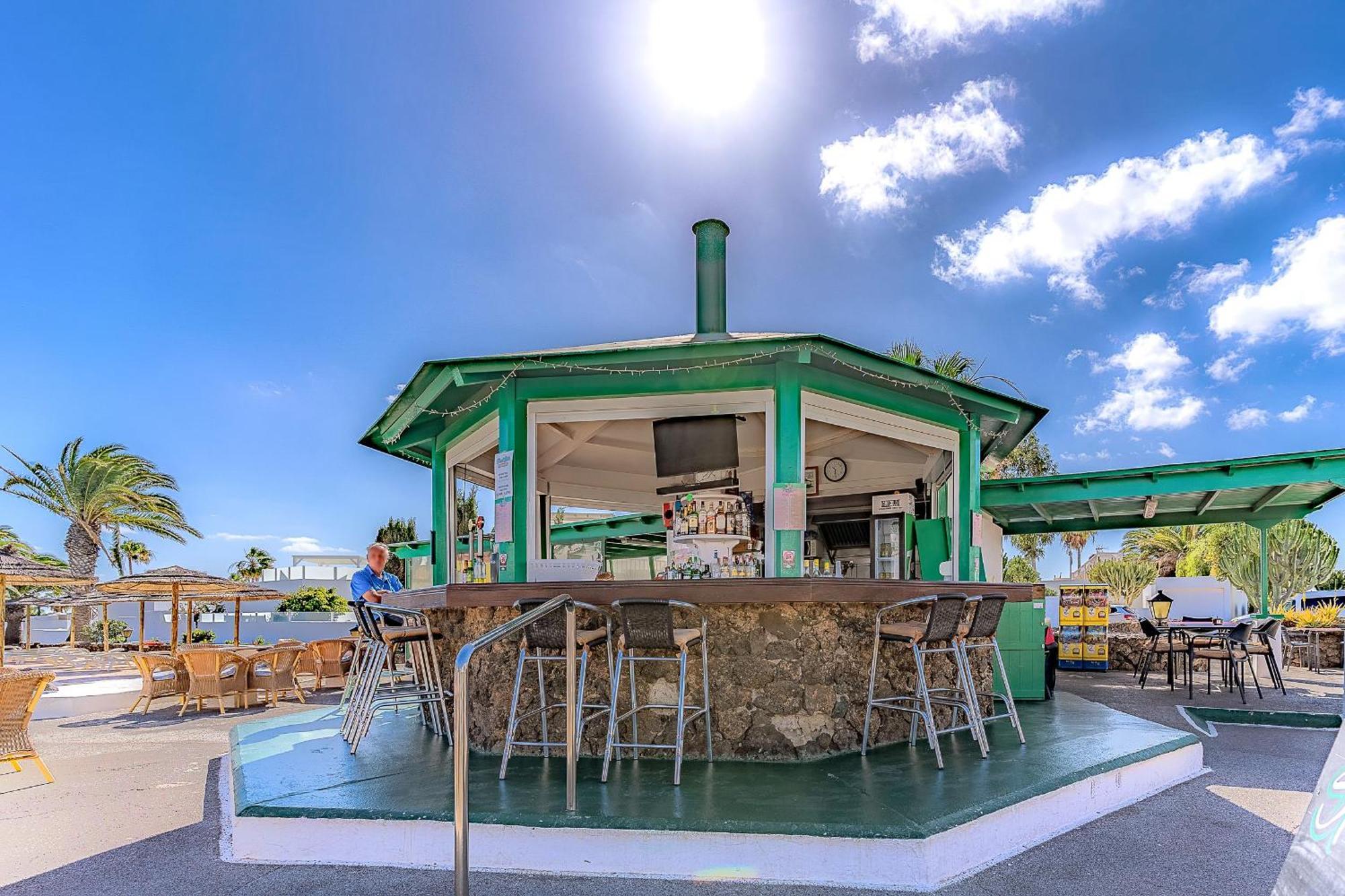 Bonito apartamento reformado, al lado del mar Costa Teguise Exterior foto
